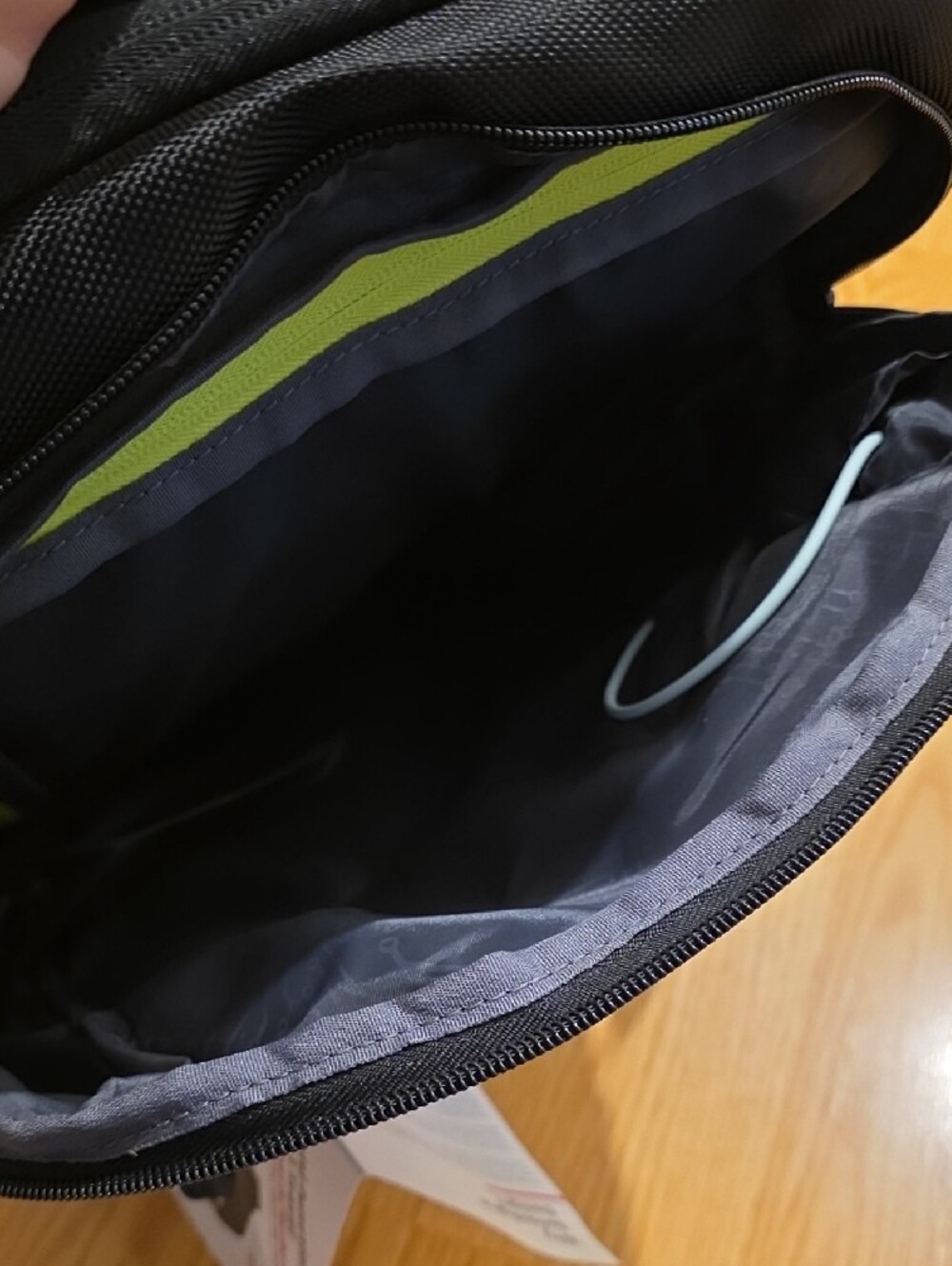 SwissGear Black Travel Backpack with Lime Accent - Picture 13 of 13